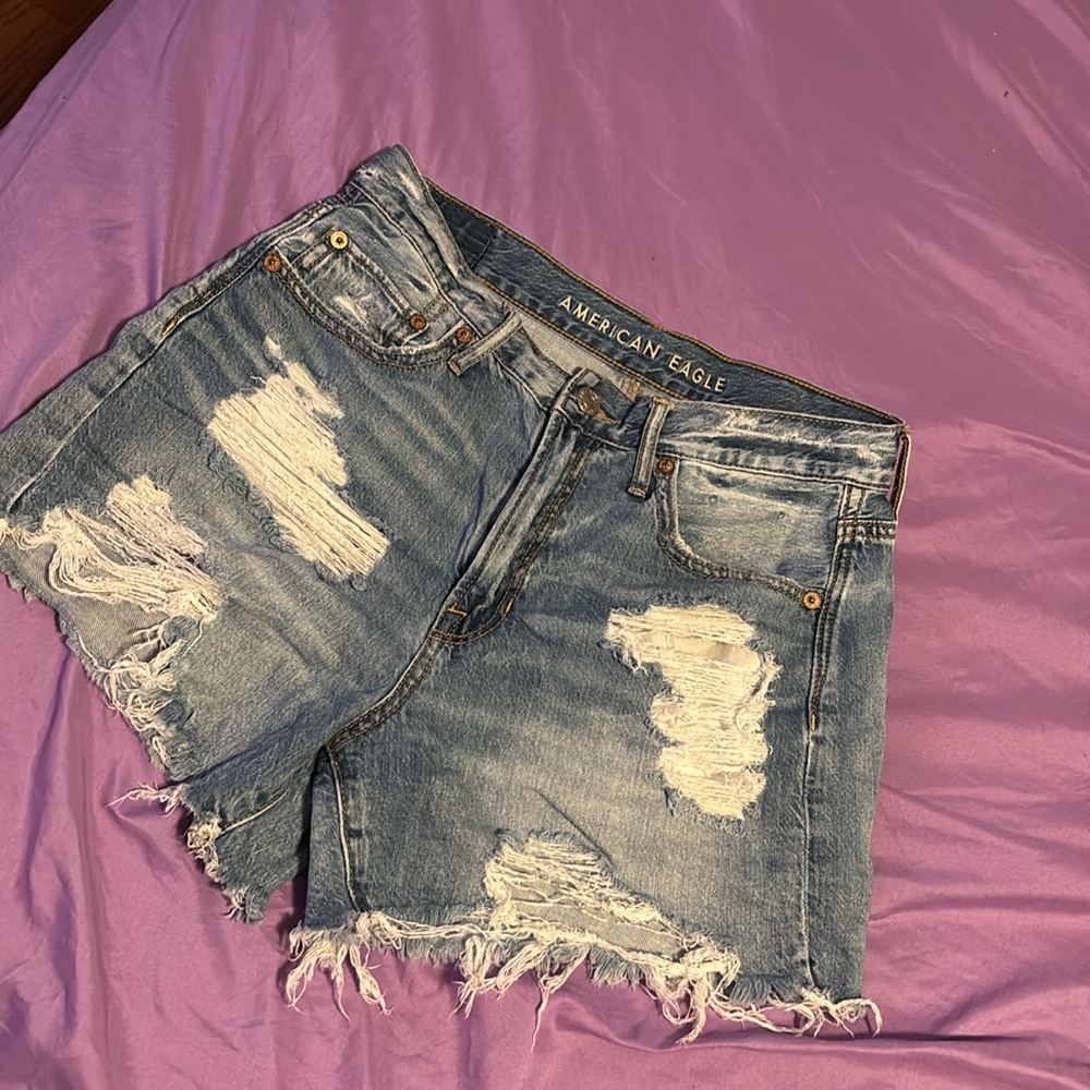 American eagle 90’s boyfriend shorts size 4